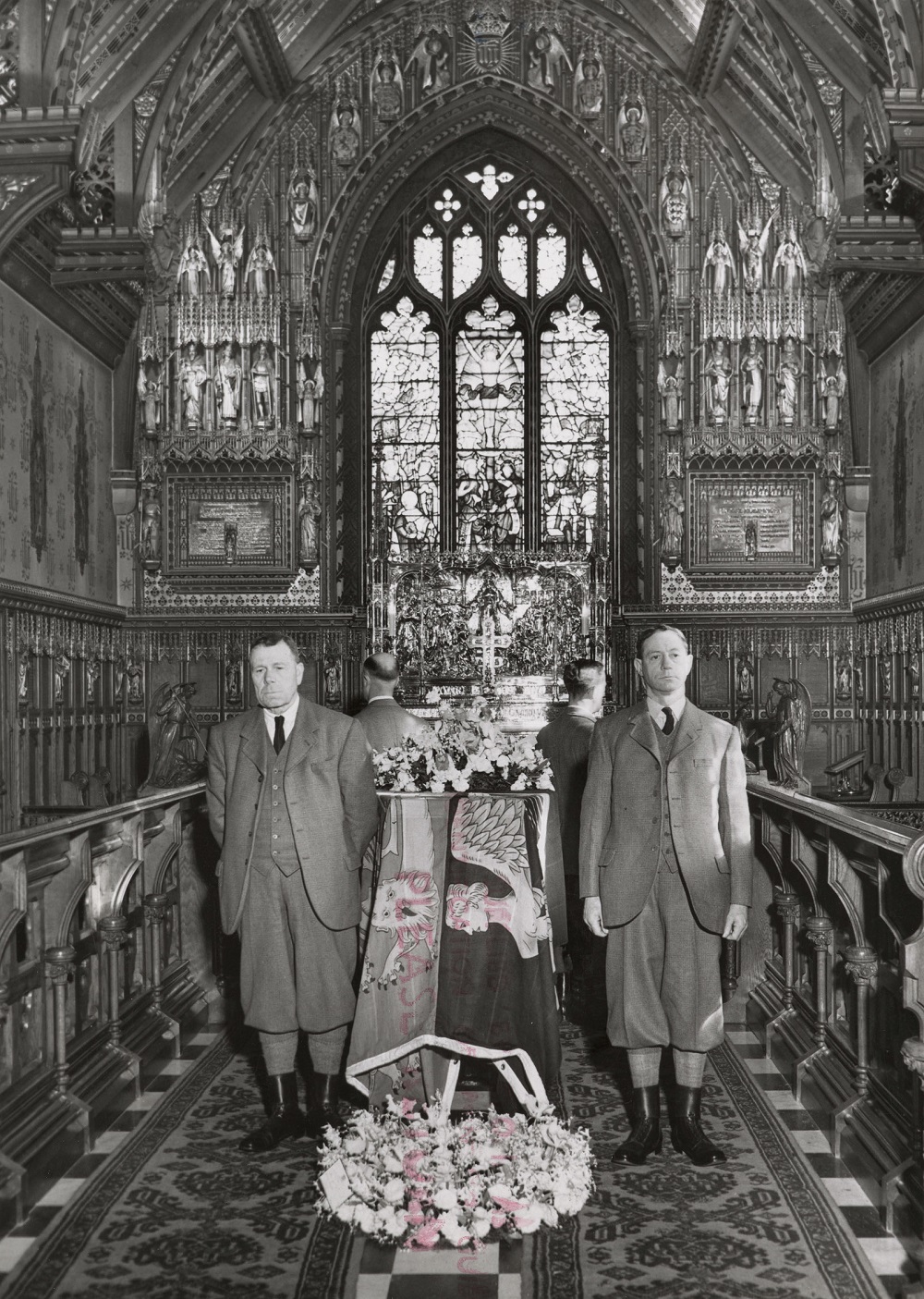 Coffin of George VI laying in state