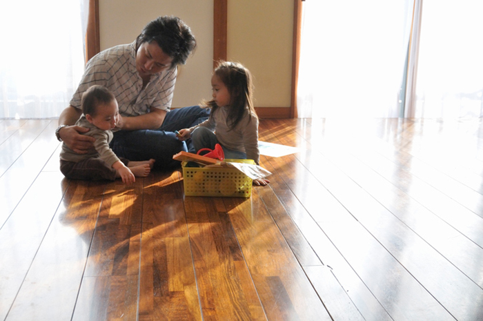 father with young children