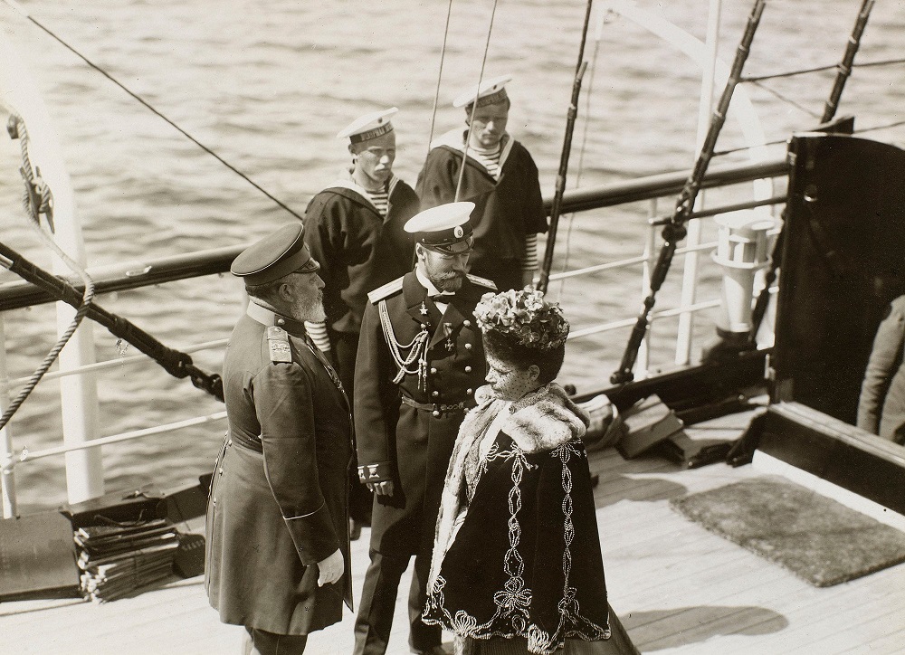 Photo of King Edward VII with Nicholas II, the Dowager Princess Maria by de Hahn Jagelsky